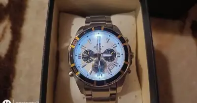 Hodinky Casio edifice osvětlené