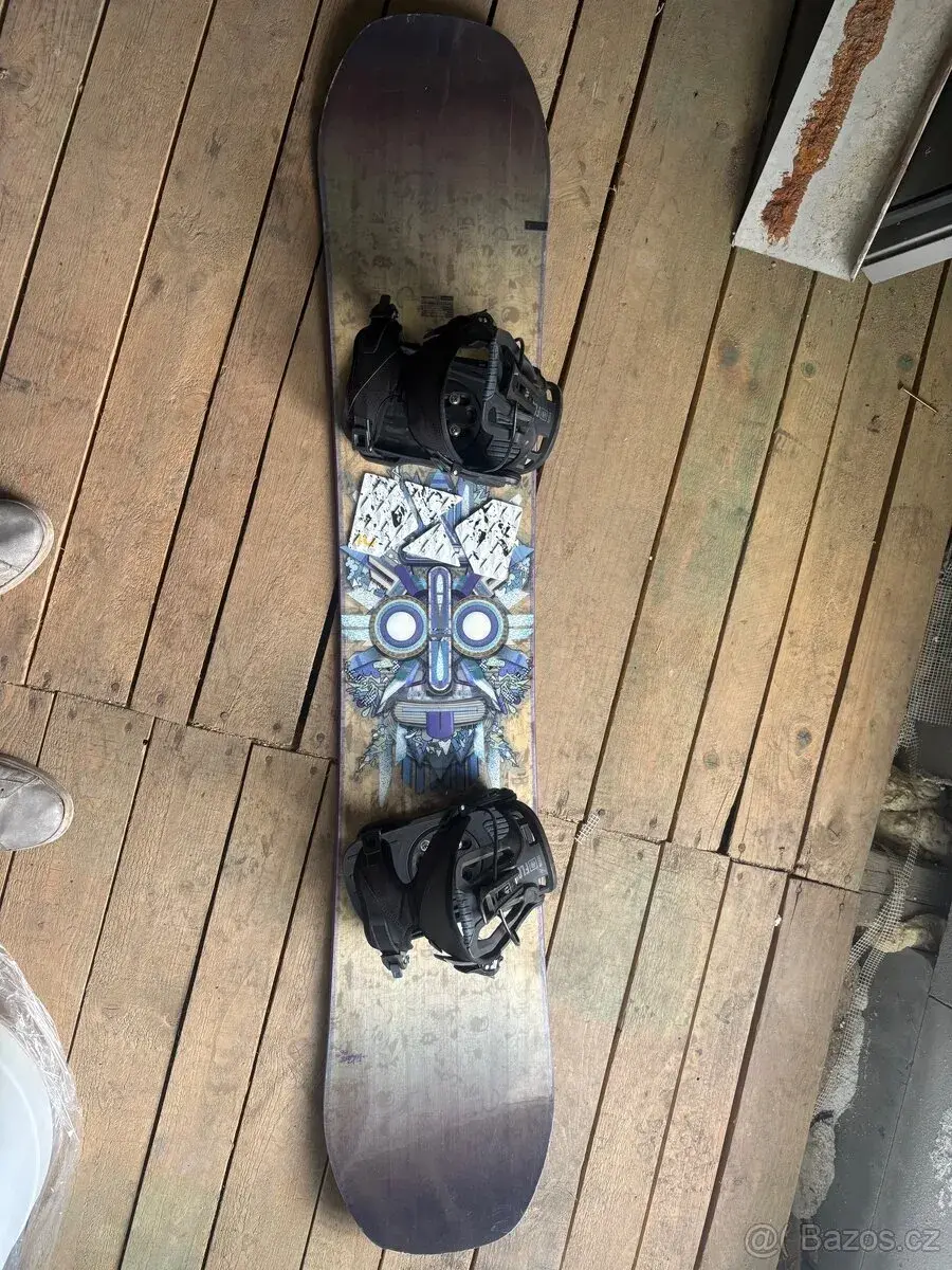 Snowboardy a boty na snowboard