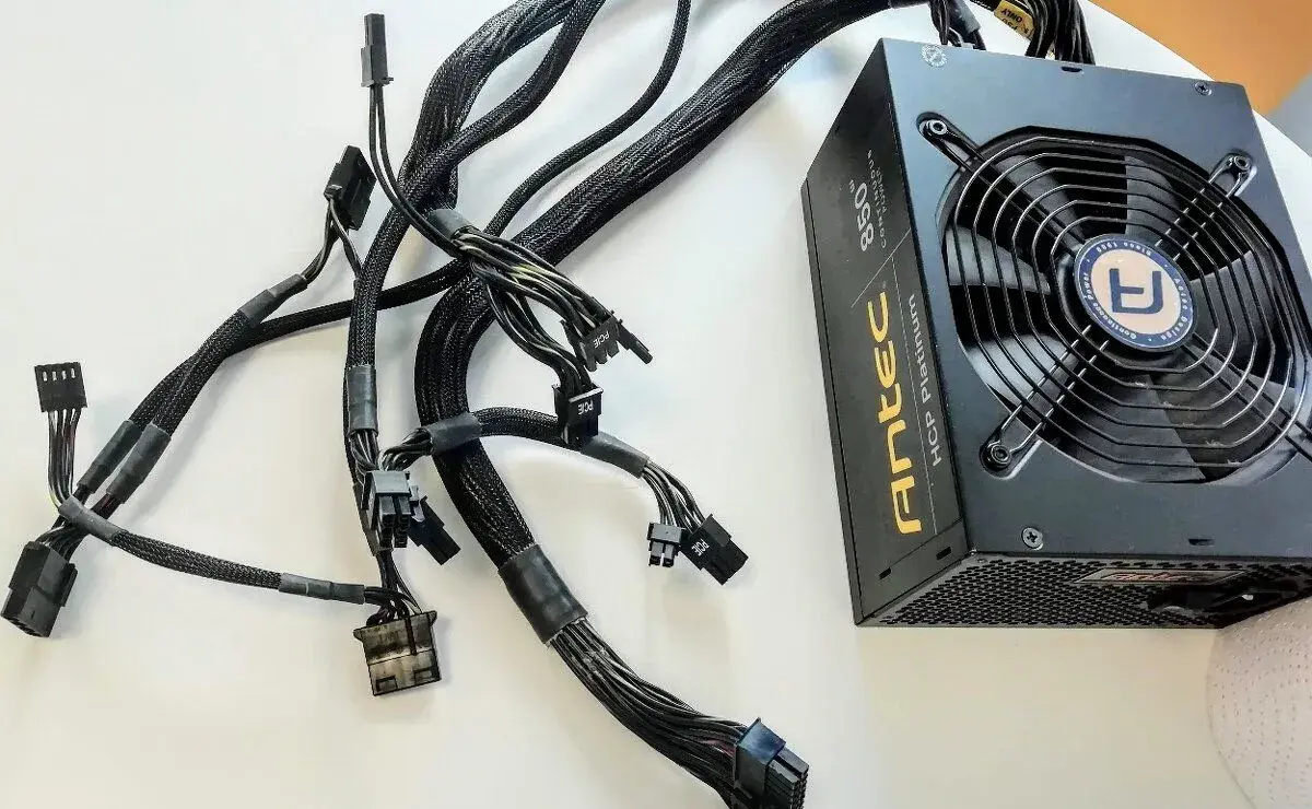 Počítačový zdroj ANTEC HCP 850W Platinum