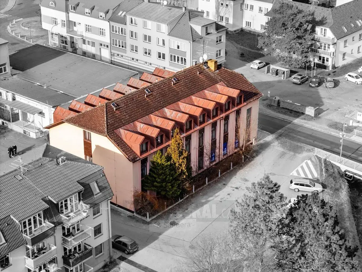 Nemovitost – 1104 m², pozemek 924 m²