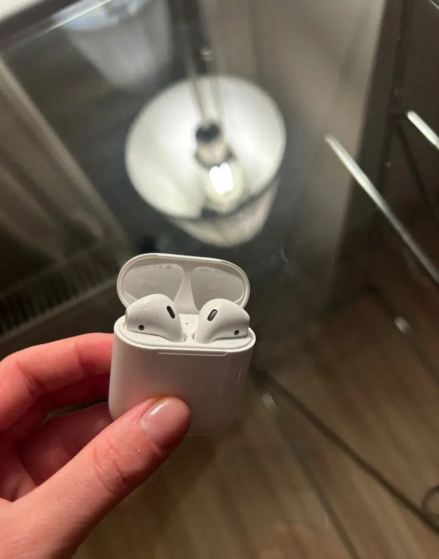 Apple AirPods 2