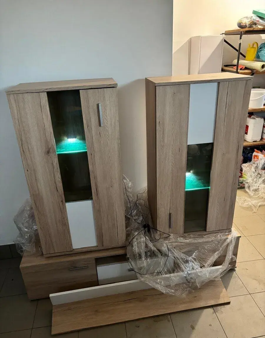 SCONTO v dekoru dub sonoma s modrým LED osvětlením