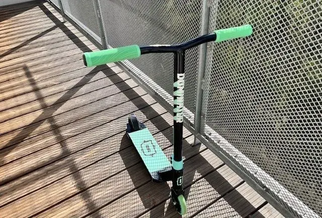 Koloběžka Dominator Trooper Mint Black