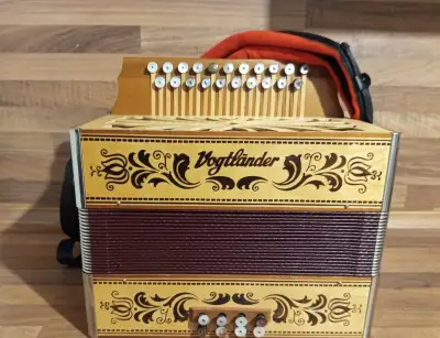Heligonka (harmonika,akordeon) Vogtländer, C-F