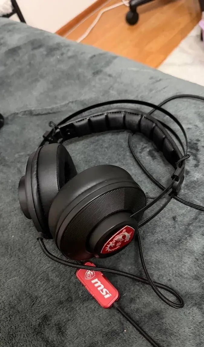Herní sluchátka MSI H991 s mikrofonem