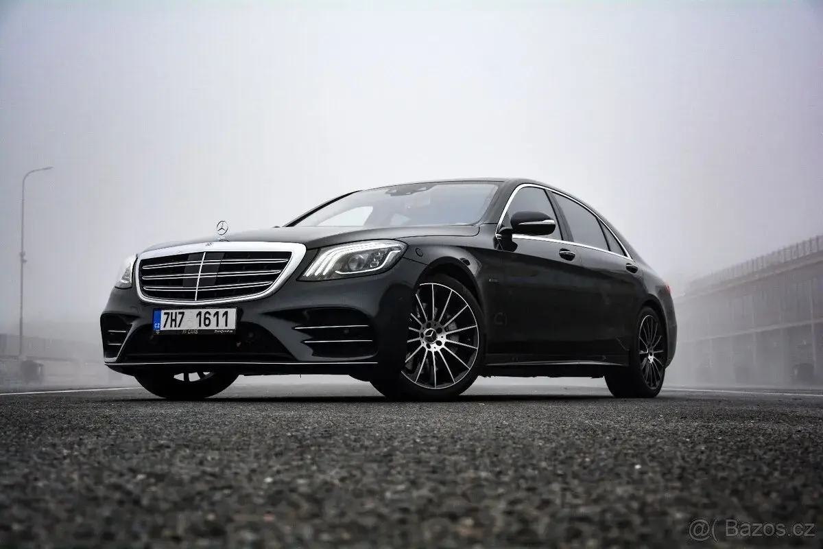 Mercedes-Benz S560e – 40 km