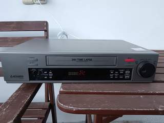 Videorekordér Mitsubishi Hs 7424EM