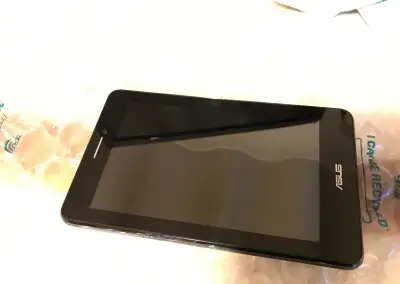 Asus phonetab K00Z - tablet s kterým jde i volat