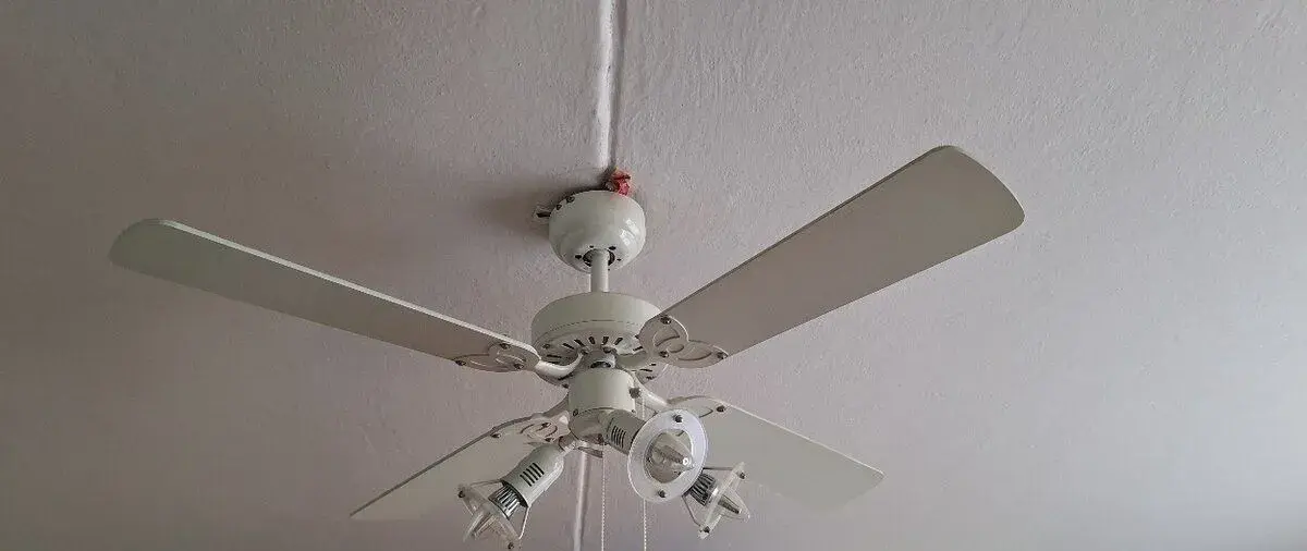 Stropní světlo s ventilátorem
