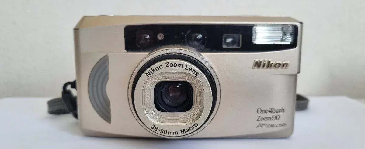 NIKON ONE TOUCH ZOOM 90 - KOMPAKTNÍ ANALOGOVÝ FOTOAPARÁT