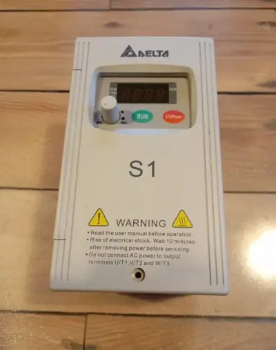 Frekvenční měnič Delta VFD004S23A