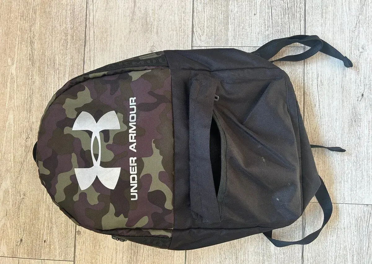 Batoh Under Armour camo / černý – skvělý stav