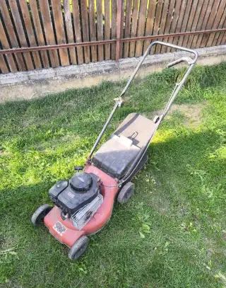Benzínová sekačka