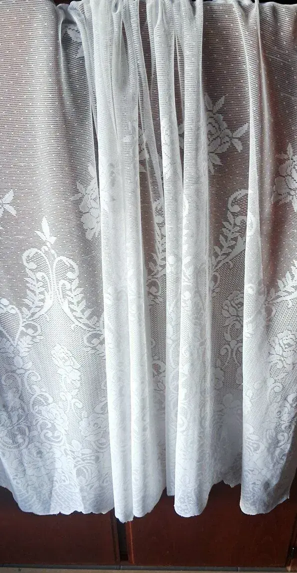 Záclona na květinové okno . 2 kusy 200 x 190 cm.