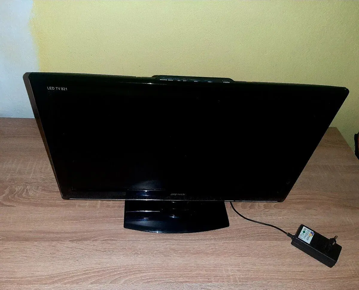 LED TV Jay-Tech úhlopříčka 53×34 + DVD Samsung a repro Pion