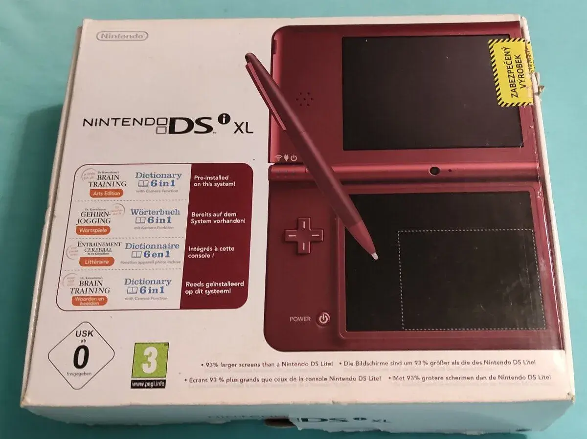Nintendo DSi XL Red