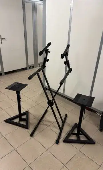 DJ / Studio Stand Set – Soundking DF 036 + MOZOS MSS3 Speake