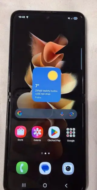 Samsung Galaxy Flip 3