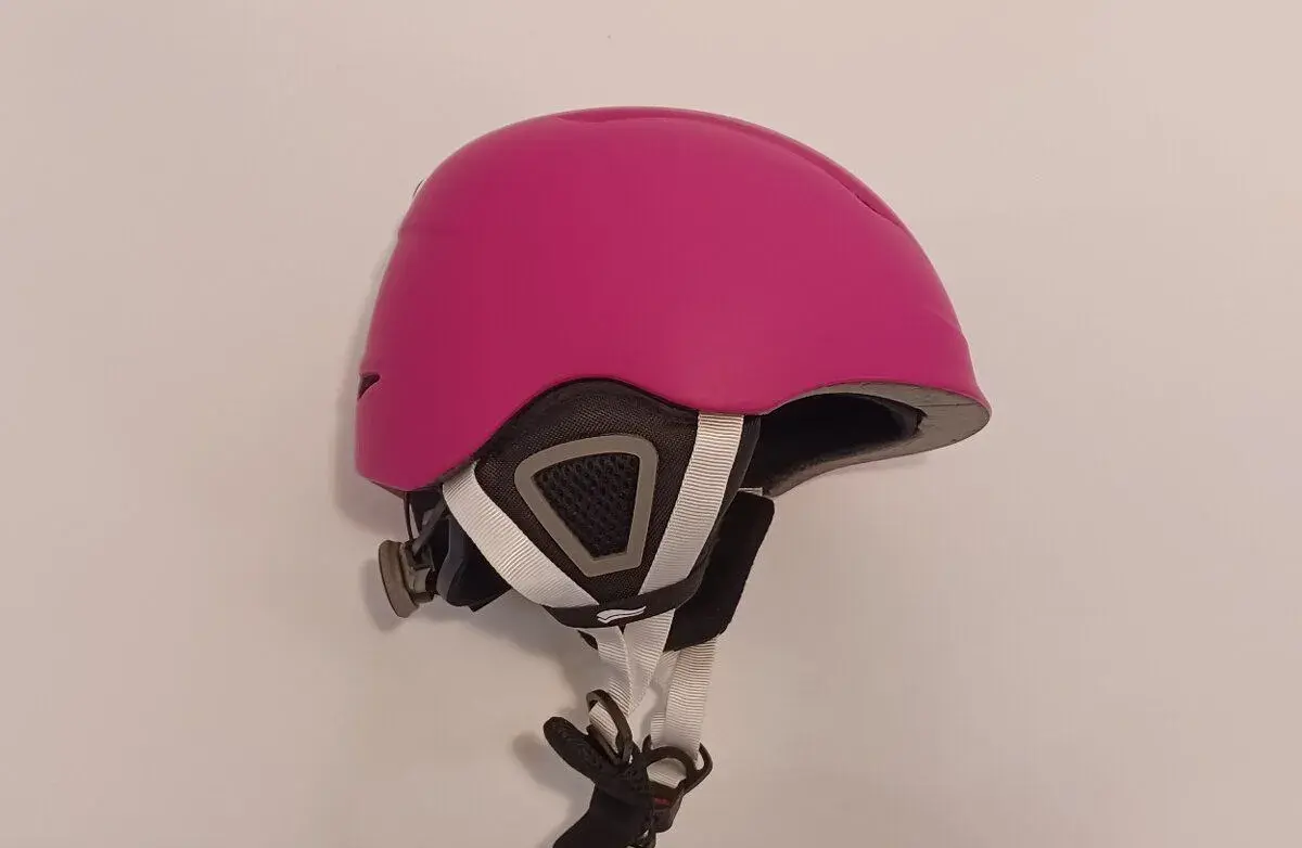 Dívčí lyžařská helma CRIVIT