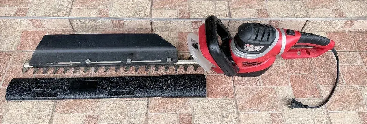 Elektrické nůžky na živý plot (plotostřih) HECHT 611 – 750 W