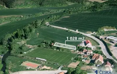 Stavební - bydlení 1 028 m²