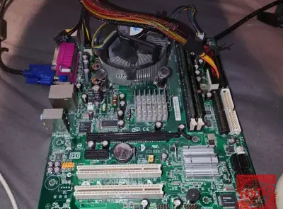 Retro otestovana Pentium 4 s7775 microAtx deska s ATI grafik