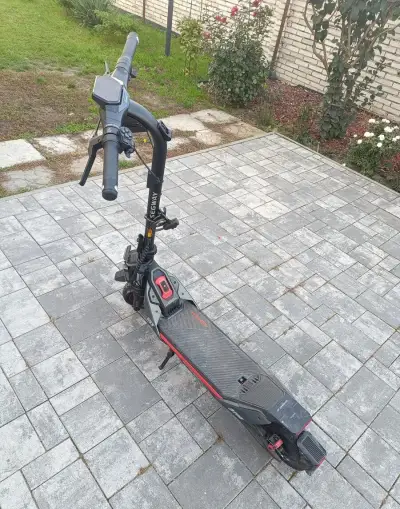 Elektrická koloběžka Segway ZT3 PRO E