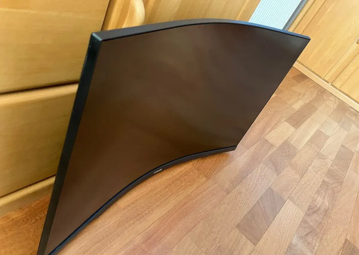 32" monitor Samsung v záruce