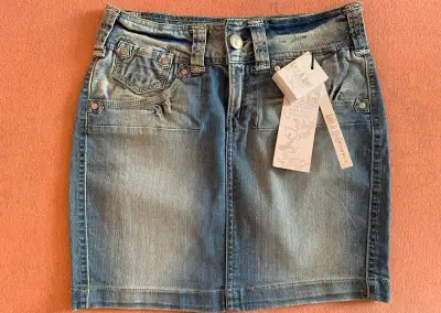 Nová dámská mini jeans sukně LOIS, strečová.