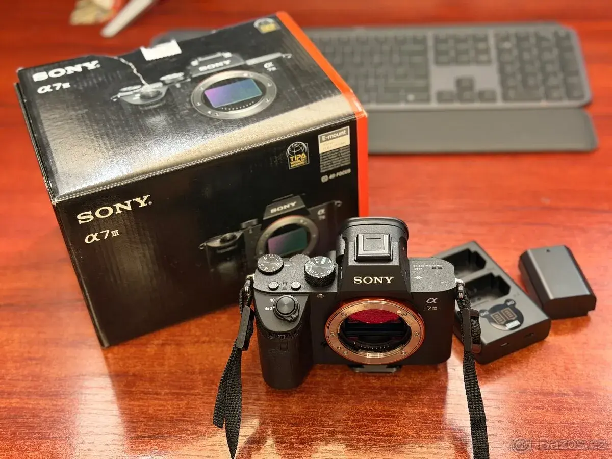 Sony a7III stav závěrky 4384, 2 baterie