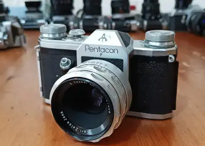 PENTACON F (Tessar 2,8/50mm Carl Zeiss Jena) - 1956