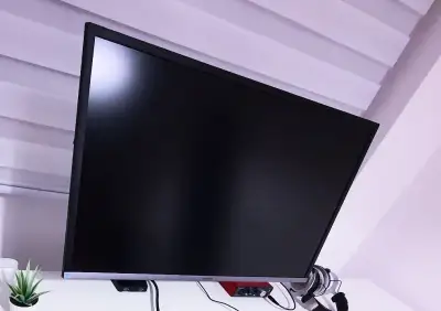 Monitor Samsung U32H850