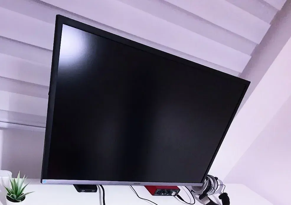 Monitor Samsung U32H850