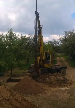 Čistění a kopání nových studní