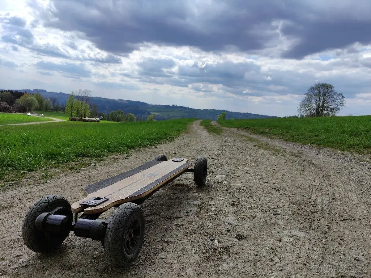 Elektrický longboard Evolve Bamboo GTR