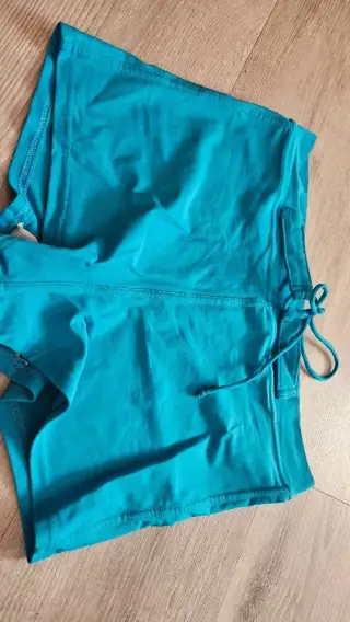 Plavkové šortky 42B / L-XL