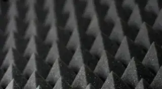 Akustickou pěnu pyramidy