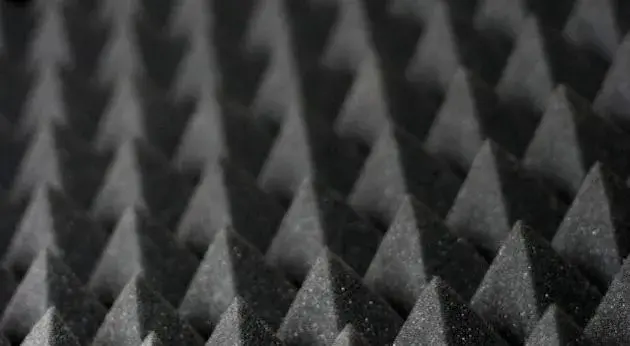 Akustickou pěnu pyramidy