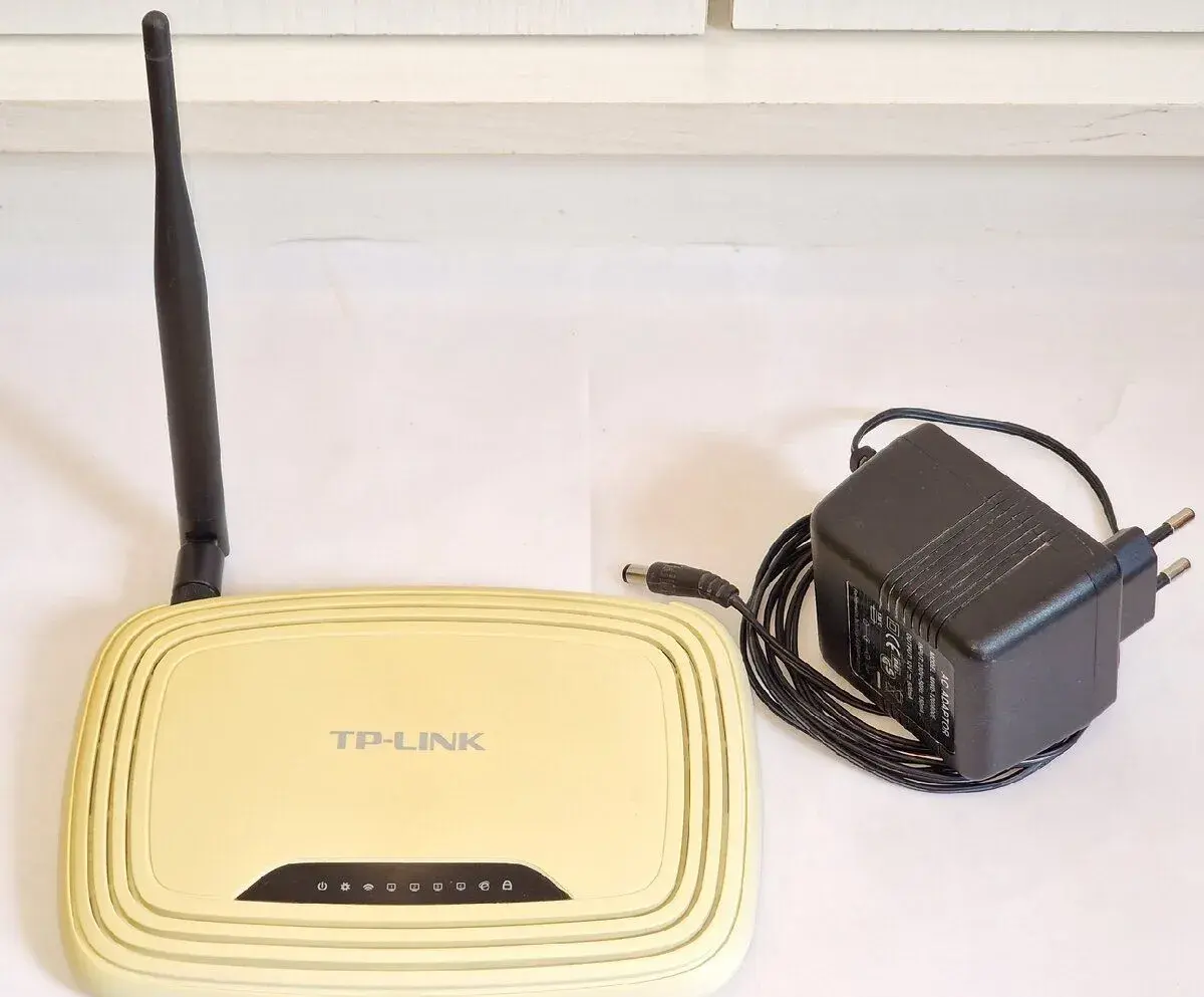 TP-Link TL-WR741ND v4.22. VR, Rudník, TU. Balíkovna 85Kč.