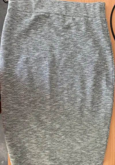Sukně elegantní, pružná, šedá barva