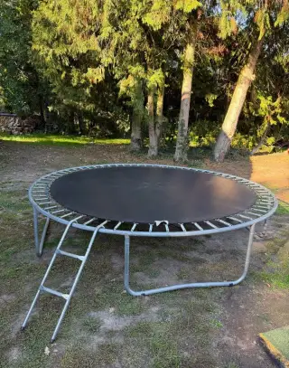 Trampolína