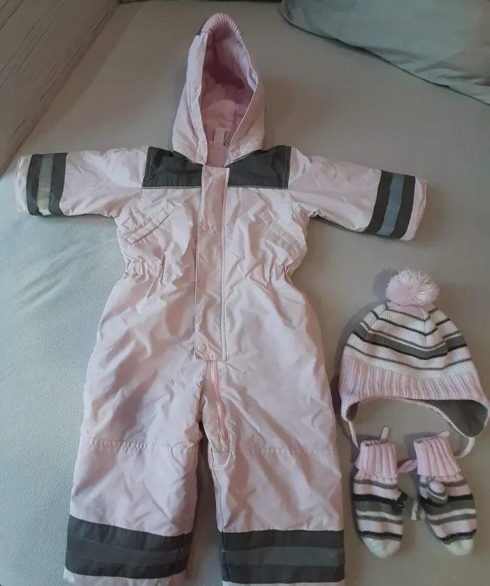 Pěkná zimní kombinéza H&M vel. 80-86