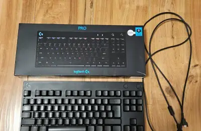 Mechanická klávesnice Logitech G PRO GX Blue