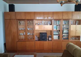 Obývací stěna 2,4m x 2m leštěný buk