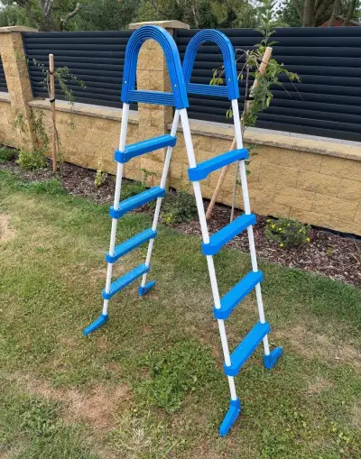 Schůdky k bazénu 120cm