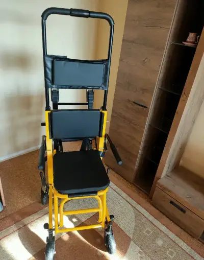 Pásový schodolez, skládací.