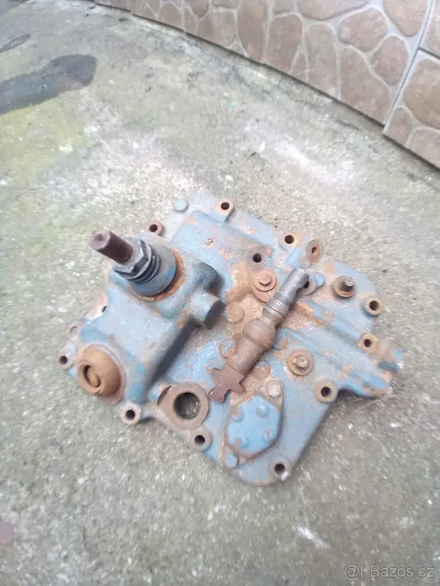 Víko převodovky traktor Krystal