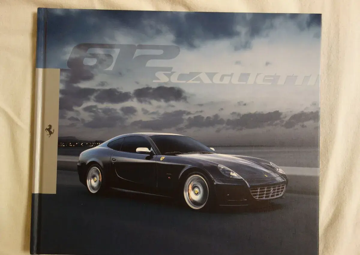 Prospekt kniha Ferrari 612 Scaglietti