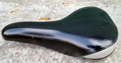 Použité neponíčené sedlo