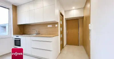 Pronájem moderně zrekonstruovaného bytu 2+1 se dvěma lodžiem